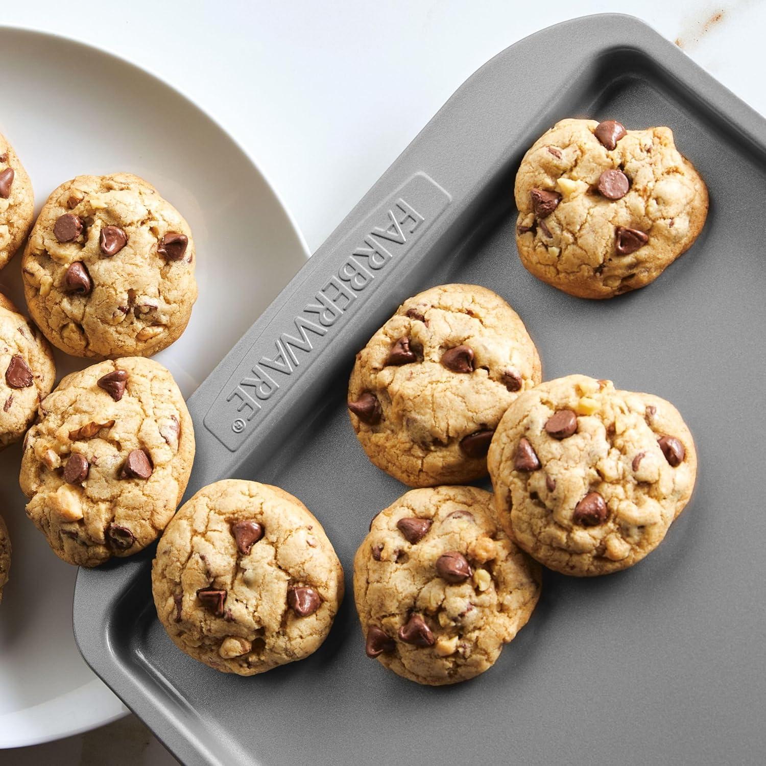 imageFarberware Nonstick Bakeware Nonstick Cookie Sheet  Baking Sheet  10 Inch x 15 Inch Gray11 x 17 1 piece